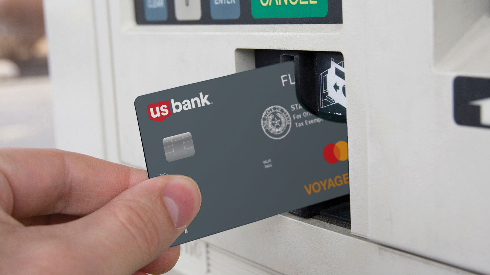 Image of the U.S. Bank Purchasing Card being used at a point of sale