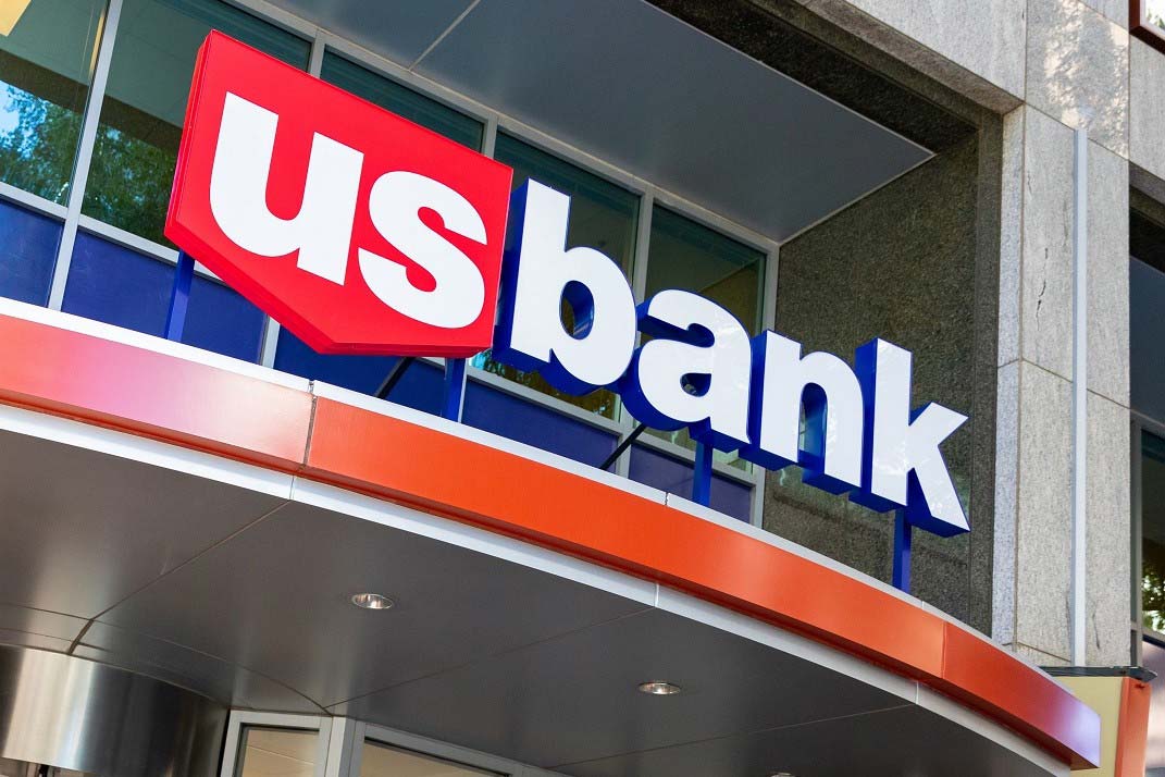 A close-up of a U.S. Bank sign on a branch