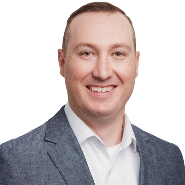 headshot of Grant Thomas